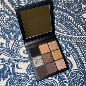 Huda Beauty Smokey Obsessions Eyeshadow Palette